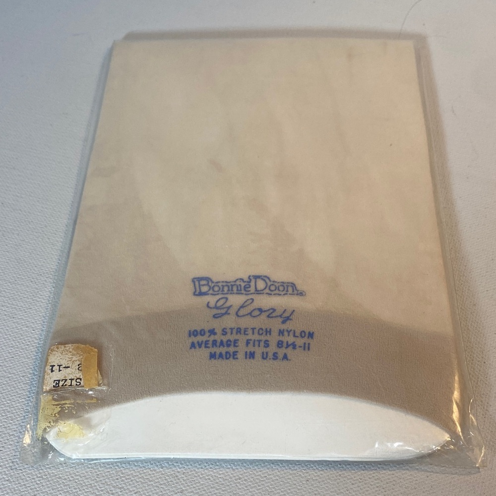 Bonne Doon Glory Sheer Pale Nude Nylon Stockings RARE & VTG in Pkg NOS